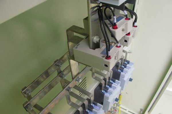 邹平配电柜-应急照明配电柜使用对工作人员的具